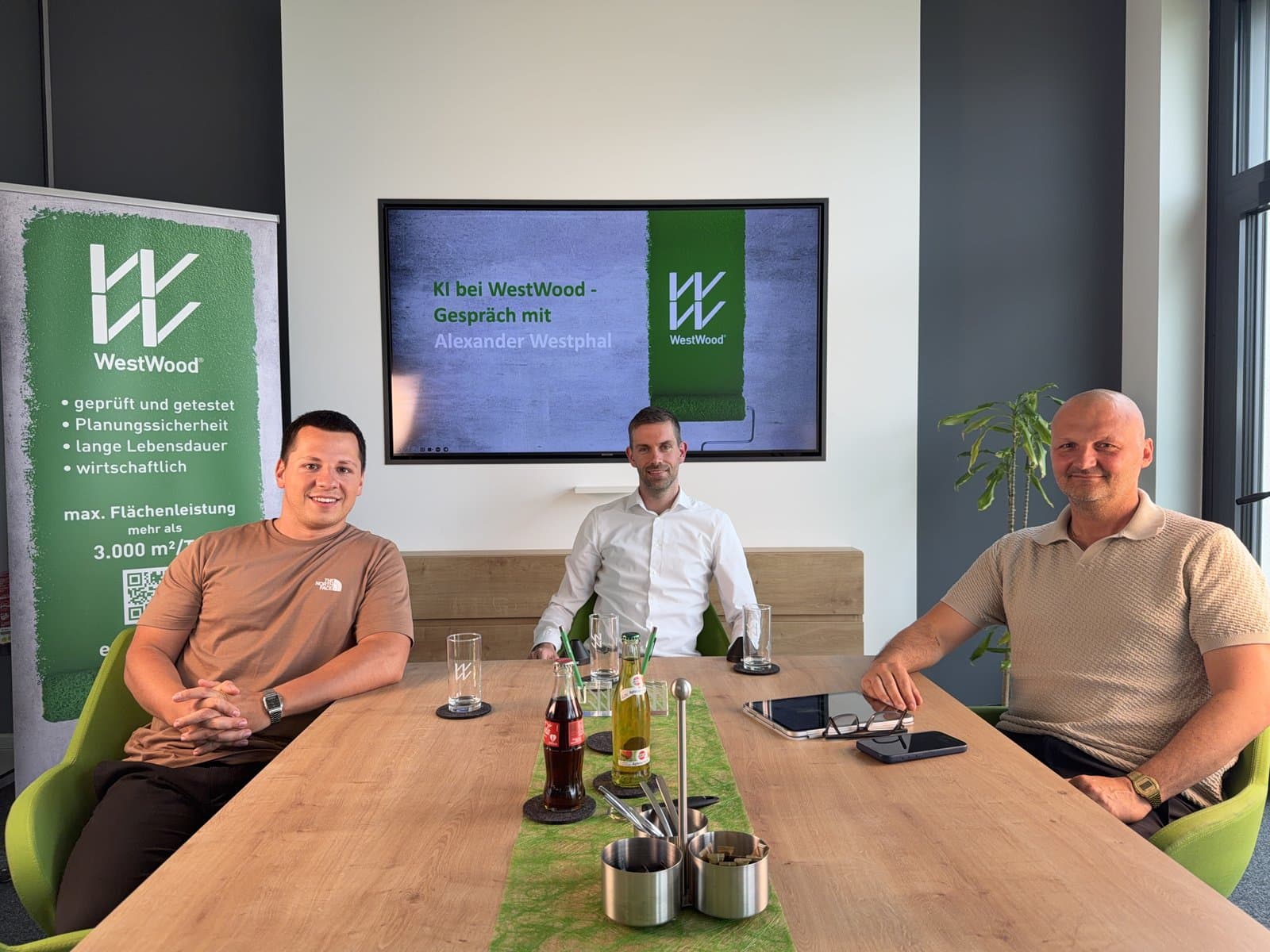 Manuel Frambach und Marco Morinello im Vor-Ort-Workshop bei WestWood Kunststofftechnik